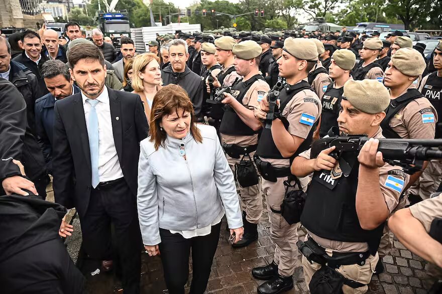 Arribo de Fuerzas Armadas a Rosario: Funes exigió refuerzos para “no quedar desprotegida”